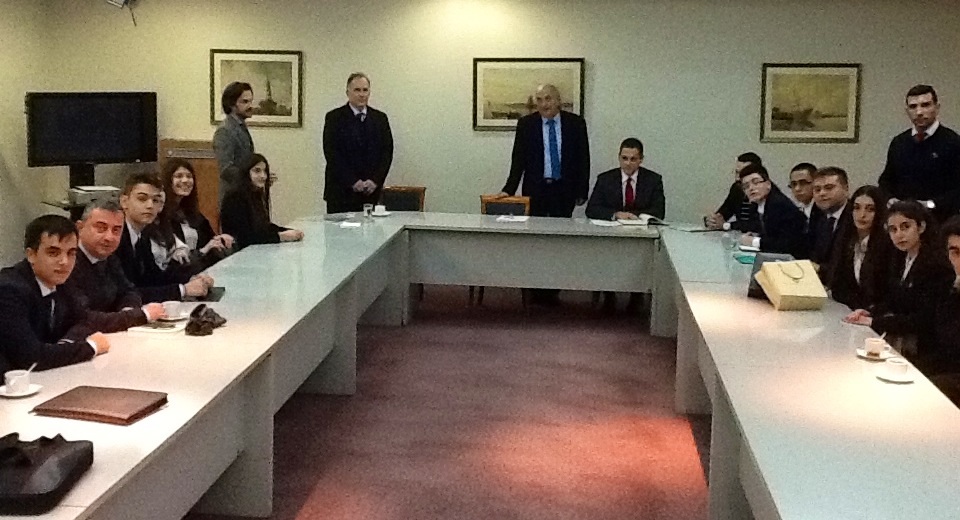 Επίσκεψη μαθητριών και μαθητών από το εκπαιδευτικό πρόγραμμα «Harvard Model United Nations»