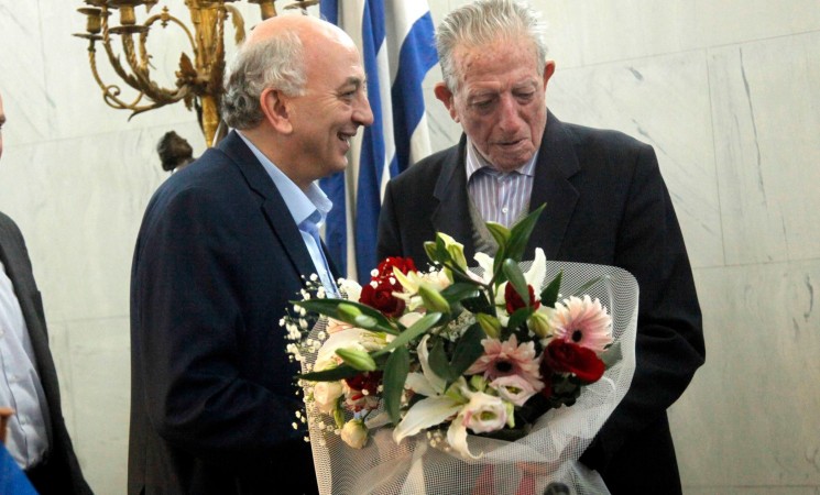 Στην παρουσίαση της αναμνηστικής σειράς γραμματοσήμων «75 χρόνια από την ίδρυση του ΕΑΜ» των ΕΛΤΑ.