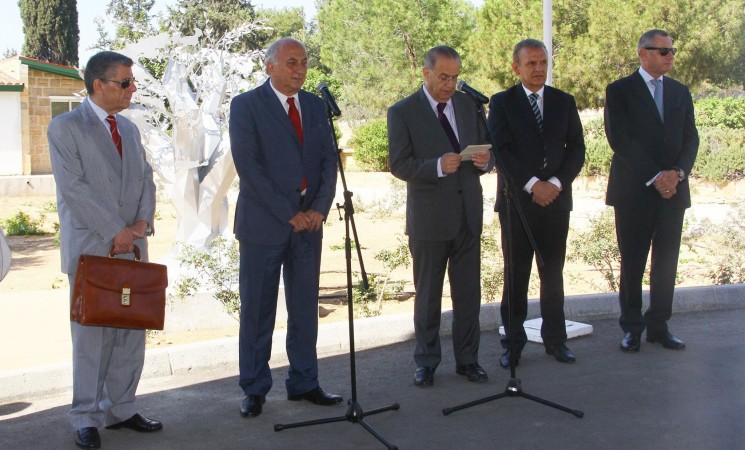 Tελετή αποκαλυπτηρίων γλυπτού με τίτλο «Η Ελιά», δωρεά της Ελληνικής Δημοκρατίας προς την Κυπριακή Δημοκρατία.