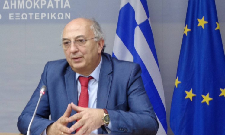 Στο Υπουργείο Εξωτερικών, στην τελετή παράδοσης-παραλαβής.