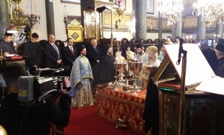 Στο Φανάρι, ως εκπρόσωπος της Ελληνικής Κυβέρνησης, στην Πατριαρχική Θεία Λειτουργία των Θεοφανείων και στον Αγιασμό των υδάτων στον Κεράτιο Κόλπο