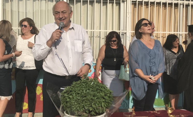 Στον Αγιασμός για την νέα σχολική χρονιά στο 10ο Δημοτικό Σχολείο Καλαμαριάς.