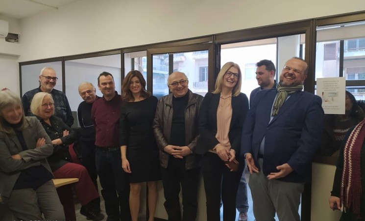 «Αυγή» και «Κόκκινο 91,4» έκοψαν την πρωτοχρονιάτικη πίτα στη Θεσσαλονίκη